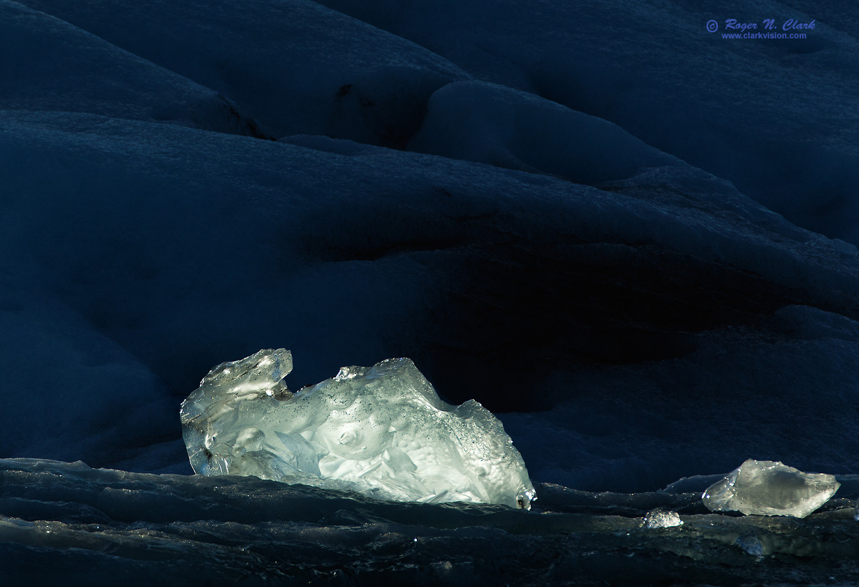 image iceland-ice.lagoon.c09.11.2016.img_5303.e-c1-1230s.jpg is Copyrighted by Roger N. Clark, www.clarkvision.com