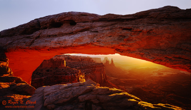 image mesa.arch.rnclark.c10.2003.L4.c-800.jpg is Copyrighted by Roger N. Clark, www.clarkvision.com