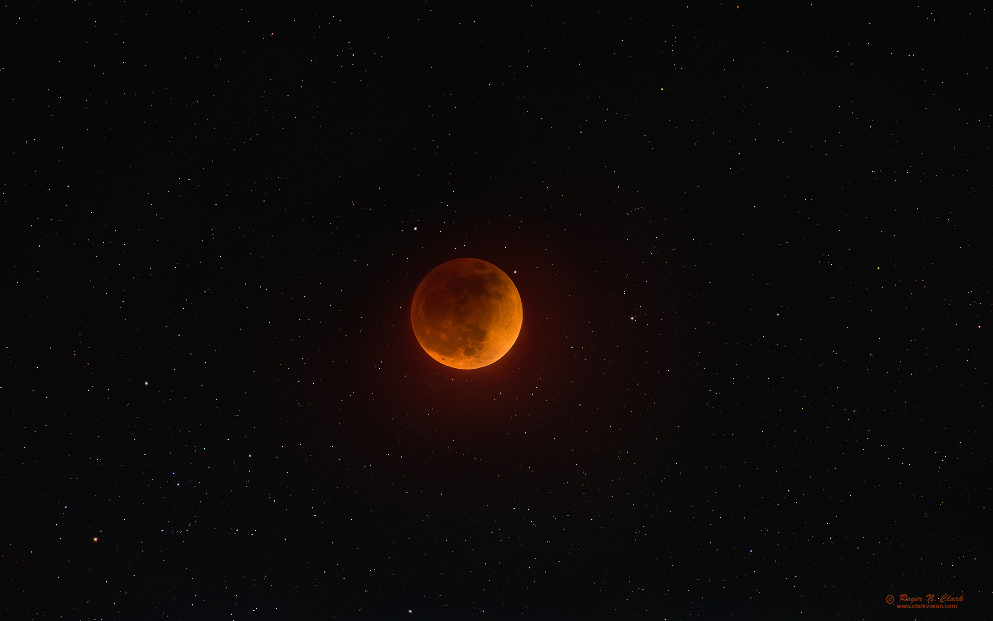 image moon-eclipse-stars-rnclark-c05-15-2022_av93.i-2000s.jpg is Copyrighted by Roger N. Clark, www.clarkvision.com